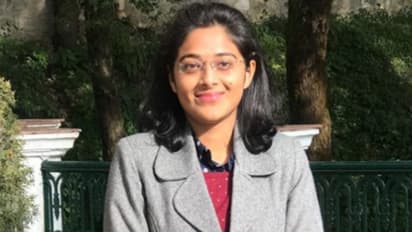 ಇಂಗ್ಲಿಷ್ ಬಾರದೆ ಸಹಪಾಠಿಗಳ ಗೇಲಿಗೆ ಗುರಿಯಾದ ಐಎಎಸ್ ಆಫೀಸರ್ ಸುರಭಿ ಇಂಗ್ಲಿಷ್ ಕಲಿತದ್ದು ಹೇಗೆ?