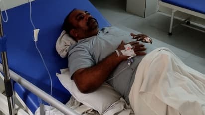 കാർ വാടകയ്ക്കെടുത്ത് തിരിച്ച് കൊടുത്ത ശേഷം പെറ്റി വന്നു, അടച്ച ശേഷവും തർക്കം; മദ്ധ്യവയസ്കനെ റോഡിലിട്ട് തല്ലി