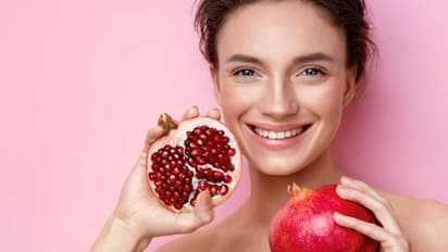 മുഖത്തെ ചുളിവുകളെ തടയാനും മുഖം തിളങ്ങാനും മാതളം ഇങ്ങനെ ഉപയോഗിക്കൂ... 