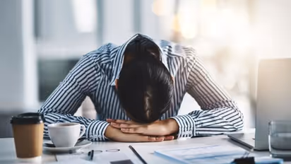 എപ്പോഴും ക്ഷീണം തോന്നാറുണ്ടോ? ഇവയാകാം കാരണങ്ങള്...