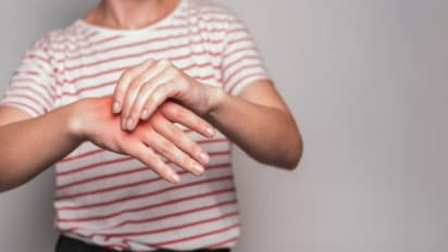 വിറ്റാമിന്‍ ബിയുടെ കുറവുണ്ടോ? ശരീരം കാണിക്കുന്ന ഈ ലക്ഷണങ്ങളെ നിസാരമായി കാണരുതേ... 