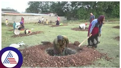 ಬಿಟ್ಟಿ ಭಾಗ್ಯಗಳಿಗೆ ಸರಕಾರದ ಬಳಿ ಹಣವಿದೆ, ನರೇಗಾ ಕಾರ್ಮಿಕರ ವೇತನ ನೀಡಲು ನಯಾಪೈಸೆ ಇಲ್ಲ!