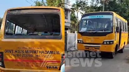 നിയമം കാറ്റിൽപറത്തി വിദ്യാർത്ഥികളുമായി സ്കൂൾ ബസിന്റെ അപകടയാത്ര; പിൻഭാഗത്തെ ഗ്ലാസ് പൂർണ്ണമായി തകര്ന്ന നിലയിൽ