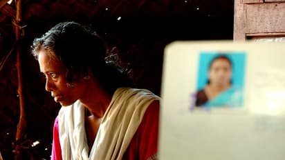 നെഞ്ചിൽ പതിവായുള്ള ചെറിയ വേദന, ഡോക്ടറെ കാണിച്ചപ്പോൾ ക്യാൻസർ നാലാം ഘട്ടം; ദുരിതങ്ങളുടെ കൂരിരുട്ടിൽ ഒരു കുടുംബം