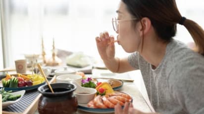 தவறுதலாக கூட காலை உணவில் இவற்றை சாப்பிடாதீங்க.. நாள் முழுவதும் ரொம்ப கஷ்டப்படுவீங்க..!