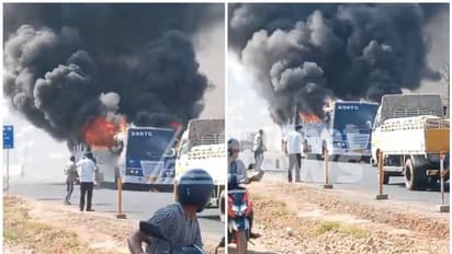 കായംകുളത്ത് ഓടിക്കൊണ്ടിരുന്ന കെഎസ്ആര്ടിസി ബസിന് തീ പിടിച്ചു; ബസ് പൂര്ണമായി കത്തി നശിച്ചു