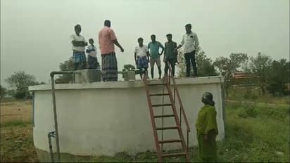 சேலத்தில் நீர் தேக்க தொட்டியில் அழுகிய நாயின் உடலை வீசி கொடூரம்; கிராம மக்கள் கொந்தளிப்பு