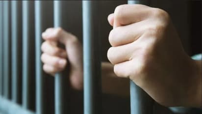 'രണ്ടാം ഭാര്യയെ അമ്മയെന്ന് വിളിക്കാൻ തയ്യാറായില്ല', മകനെ കുത്തിക്കൊന്ന പിതാവിന് ജീവപരന്ത്യം 