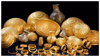 3,000 വര്ഷം പഴക്കം; സ്വര്ണ്ണം പൂശിയ ലോഹം ഭൂമിക്ക് പുറത്ത് നിന്നും വന്നതെന്ന് ഗവേഷകര്!