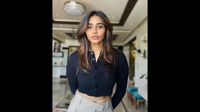 ಇದೇನ್ ಇಷ್ಟೊಂದು ಸಣ್ಣ ಆಗ್ಬಿಟ್ಟಿದ್ದಾರೆ 'ಕಾಂತಾರ'ದ ಲೀಲಾ, ಸಪ್ತಮಿ ಗೌಡ ನೋಡಿ ಫ್ಯಾನ್ಸ್‌ಗೆ ಗಾಬರಿ!