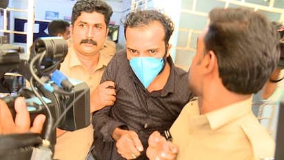 വീട്ടിലെ പ്രസവത്തിൽ മരണം; അക്യുപങ്ചർ ചികിത്സകനെ സ്റ്റേഷനിൽ വെച്ച് കൈയേറ്റം ചെയ്യാനൊരുങ്ങി യുവതിയുടെ ഭർത്താവ്