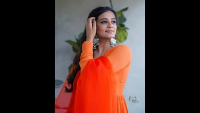 ఏం అందాంరా బాబూ.. నిండు చందమామలా ఉంది, ప్రియమణి లేటెస్ట్ పిక్స్ 