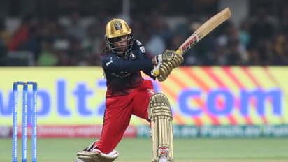 മന്ദാന ഫ്ലോപ്! റിച്ച ഘോഷ്-സഭിനേനി മേഘന റിച്ച് വെടിക്കെട്ട്; ആര്സിബിക്ക് മികച്ച സ്കോര്