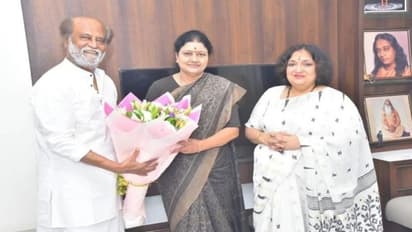 போயஸ் கார்டன்.. சசிகலா கட்டிய புது வீடு - மனைவியுடன் நேரில் சென்று வாழ்த்து சொன்ன சூப்பர் ஸ்டார் ரஜினிகாந்த்!