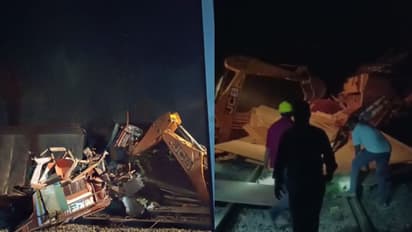 ട്രെയിൻ വരാൻ മിനിറ്റുകൾ, ആര്യങ്കാവ് റെയിൽവേ പാളത്തിലേക്ക് ലോറി മറിഞ്ഞു; 3 കഷ്ണങ്ങളായി, ഡ്രൈവർക്ക് ദാരുണാന്ത്യം