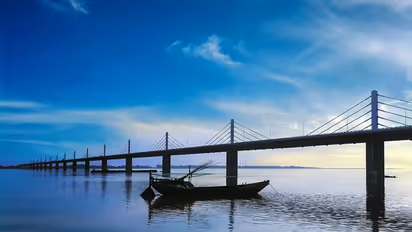 కుంగిన గామన్ బ్రిడ్జి: వాహనాల రాకపోకల నిలిపివేత