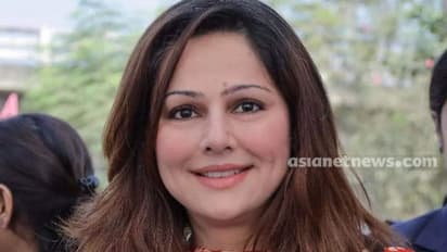 ഭറൂച്ച് സീറ്റ് പ്രശ്നം: അഹമ്മദ് പട്ടേലിന്റെ കുടുംബം അയഞ്ഞു, പാര്ട്ടി തീരുമാനത്തിനൊപ്പമെന്ന് മകൾ മുംതാസ്