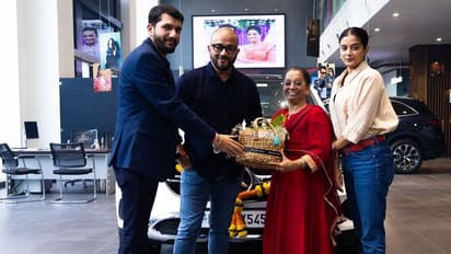    కాస్ట్లీ  కారు కొన్న టాలీవుడ్ ముద్దుగుమ్మ..  ఈ లగ్జరీ కార్ స్పెషాలిటీ మీరు అస్సలు ఊహించలేరు..