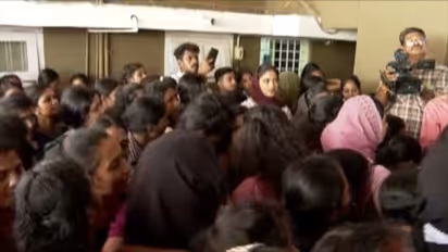 6 ലക്ഷം വരെ ഫീസ്, മിനർവ ലോക തട്ടിപ്പ്! തന്നത് എവിടെയും എടുക്കാത്ത വ്യാജൻ സർട്ടിഫിക്കറ്റ്; പെട്ട് വിദ്യാർഥികൾ