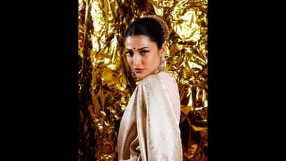 ಗೌರಮ್ಮನ ಹಾಗೇ ಮೈ ತುಂಬಾ ಸೀರೆಯುಟ್ಟ ಕಮಲ್ ಪುತ್ರಿ ಶ್ರುತಿ ಹಾಸನ್: ಈ ಬದಲಾವಣೆಗೆ ಕಾರಣವೇನು ಎಂದ ಫ್ಯಾನ್ಸ್‌!