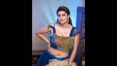 ಪೂಜಾ ಗಾಂಧಿ ಜೊತೆ ಲಿಪ್ ಲಾಕ್! 6 ಟೇಕ್ಸ್ ತೆಗೊಂಡ್ರು ನಂಗೇನೂ ಅನ್ಸಿಲ್ಲಿಲ್ಲವೆಂದ ತನಿಷಾ ಕುಪ್ಪಂಡ