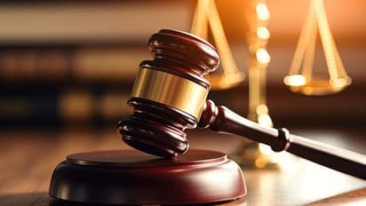 സ്വകാര്യ റോഡിലേക്ക് കാർ കയറ്റി, യാത്രക്കാർക്ക് നേരെ വെടിയുതിർത്ത് 66കാരൻ, 20കാരിക്ക് ദാരുണാന്ത്യം, 25വർഷം തടവ്