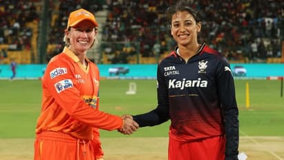 RCBW vs GGT: எந்த மாற்றமும் இல்லை – முதல் வெற்றி பெறுமா குஜராத்? ஆர்சிபி பவுலிங்!