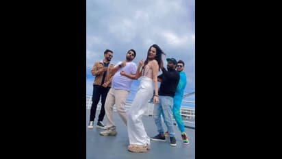 Ashu Reddy Dance :  అషురెడ్డి జీవితంలోనే బెస్ట్ డాన్స్... ఏ హీరో పాటకు స్టెప్పులేసిందో తెలుసా?