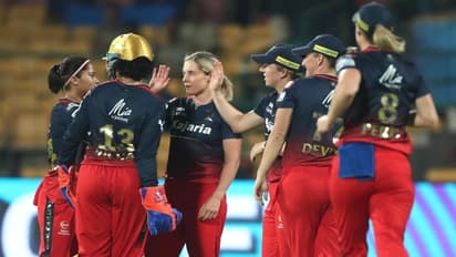 WPL 2024: ஒரே போட்டியில் மும்பை இந்தியன்ஸை கீழே இறக்கிய ஆர்சிபி – போட்டா போட்டி போடும் மும்பை அண்ட் ஆர்சிபி!