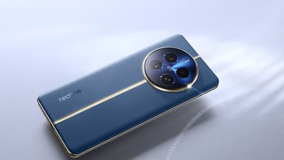 ഷവോമിക്ക് റിയല്മിയുടെ ചെക്ക്; 300 വാട്ട്സ് ഫാസ്റ്റ്-ചാര്ജര് വരുന്നു