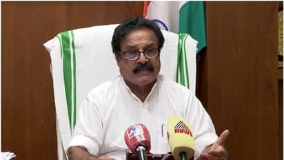 പണം വാങ്ങി പരസ്യ ബോര്‍ഡ് വെച്ചിടത്ത്  തലങ്ങും വിലങ്ങും ഇലക്ഷൻ പോസ്റ്റർ, മേയർക്ക് സഹിച്ചില്ല, കളക്ടർക്ക് കത്ത്