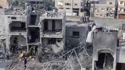 Israeli forces in Gaza open fire at crowd: Over 100 Palestinians killed in aid distribution point