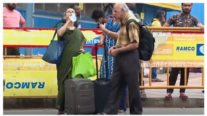 2242 കോടിയുടെ ലാഭം, മുതിർന്ന പൗരന്മാരുടെ ട്രെയിൻ ടിക്കറ്റ് നിരക്കിലെ ഇളവ് പുന:സ്ഥാപിക്കാതെ റെയിൽവെ, പ്രതിഷേധം