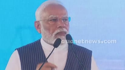 സന്ദേശ്ഖാലിയിലെ യുവതിയെ സന്ദര്‍ശിച്ച് പ്രധാനമന്ത്രി; കഷ്ടപ്പാടുകളും വേദനയും പിതാവിനെ പോലെ കേട്ടെന്ന് ബിജെപി 