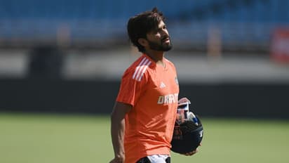 വന് ട്വിസ്റ്റ്! മലയാളി താരം ധരംശാല ടെസ്റ്റില് അരങ്ങേറില്ല; രജത് പാടിദാറിന് വീണ്ടും അവസരമെന്ന് റിപ്പോര്ട്ട്