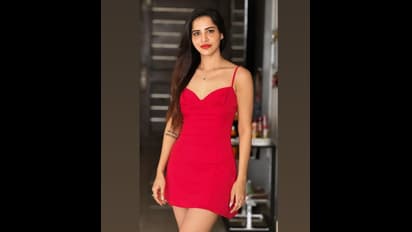 అషురెడ్డి పొట్టి బట్టలు వేసుకునేది అందుకేనట.. ఎక్స్ ఫోజింగ్ కోసం భలే లాజిక్ చెప్పిందిగా 