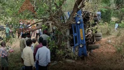 மரக்காணம் அருகே விபத்து.. சாலையோர பள்ளத்தில் கவிழ்ந்த அரசு பேருந்து - பயணிகள் 30 பேருக்கு காயம்!