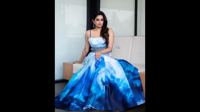 తన అందంతో పాత రోజుల్ని గుర్తు చేస్తున్న ప్రియమణి.. 39ఏళ్ళ వయసులో ఎలాంటి ఫోజులో చూడండి 