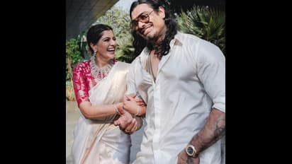 ఆ వయసులోనే తల్లి కావాలని ప్రయత్నించా, నేను చేసిన అతిపెద్ద తప్పు అదే.. వరలక్ష్మి షాకింగ్ కామెంట్స్ 