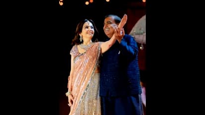 అంబానీ పెళ్లి లో డాన్స్, ఖాన్ త్రయం తో పాటు ఫిల్మ్ స్టార్స్ కు ఎన్ని కోట్లు ఇచ్చారంటే..? 