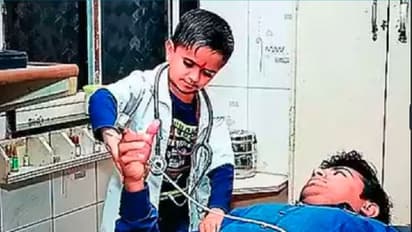 ಗುಜರಾತ್‌ನ 3 ಅಡಿ ಎತ್ತರದ ವೈದ್ಯ ಈಗ ವಿಶ್ವದ ಅತ್ಯಂತ ಕುಳ್ಳ ಡಾಕ್ಟರ್‌!