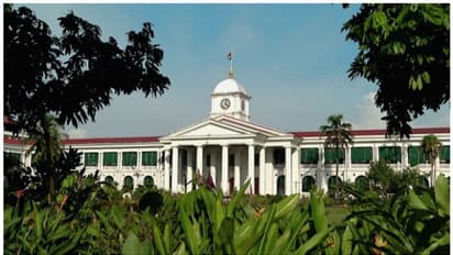 ശമ്പള പ്രതിസന്ധി തുടരുന്നു , 50000 രൂപക്ക് മുകളിൽ പണം പിന്വലിക്കാനാകില്ല, ട്രഷറിയിൽ നിയന്ത്രണം ഏർപ്പെടുത്തും