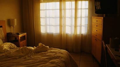 മോട്ടൽ മുറിയിൽ നിന്നും നിലവിളി, പൊലീസ് കണ്ടെത്തിയത് ഏഴുവർഷം മുമ്പ് കാണാതായ യുവതിയെ