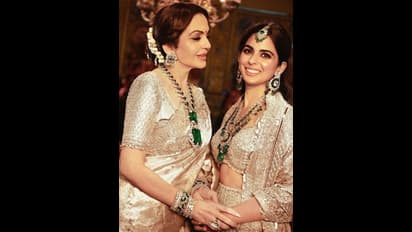 ಅಂಬಾನಿ ಮಹಿಳೆಯರು ಪಚ್ಚೆ ಕಲ್ಲಿನ ಎಮರಾಲ್ಡ್‌ ಆಭರಣಗಳನ್ನೇ ಹೆಚ್ಚು  ಧರಿಸೋದು ಯಾಕೆ, ಏನಿದರ ವಿಶೇಷತೆ?