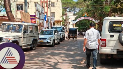 ಧಾರವಾಡ: ಇದು ಕಚೇರಿನಾ? ಪಾರ್ಕಿಂಗ್ ಜೋನಾ? ಜಿಲ್ಲಾಧಿಕಾರಿಗಳೇ ಏನಿದು ಅವ್ಯವಸ್ಥೆ?