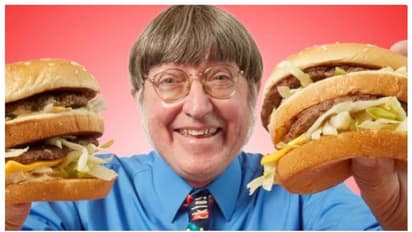 അപ്പൂപ്പന്‍റെ ഒരു ബര്‍ഗര്‍ തീറ്റ; 70 -കാരന് ഗിന്നസ് റെക്കോര്‍ഡ് 34,000 ബര്‍ഗര്‍ കഴിച്ചതിന്!