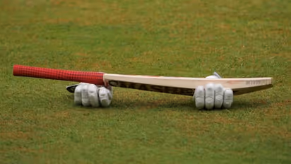 മൂന്ന് മാസത്തിനിടെ നാലാമത്തെ മരണം; ക്രിക്കറ്റ് കളിക്കുന്നതിനിടെ 24കാരന്‍ ടെക്കി കുഴഞ്ഞുവീണ് മരിച്ചു