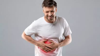 ശരീരത്തിലെ ഈ ഇടങ്ങളിലെ നീര്ക്കെട്ട് ഫാറ്റി ലിവര് രോഗത്തിന്റെ സൂചനയാകാം; രോഗം തടയാന് ശ്രദ്ധിക്കേണ്ടത്...