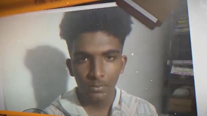 നമ്പർപ്ലേറ്റ് ഇല്ലാതെ അമിത വേഗതയിൽ ബൈക്ക്, തടഞ്ഞ എസ്ഐയെ ഭിത്തിയോട് ചേർത്ത് ഞെരുക്കി, കൈയ്ക്കും വയറിനും പരിക്ക്