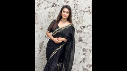 ಬ್ಲ್ಯಾಕ್‌ ಸೀರೆಯಲ್ಲಿ ಸಖತ್ ಹಾಟ್‌ ಆಗಿ ಕಾಣಿಸ್ಕೊಂಡ ತನಿಷಾ, ಕನ್ನಡಿಗರ ಮನೆ ಮಗಳು ನಮ್‌ ಬೆಂಕಿ ಎಂದ ಫ್ಯಾನ್ಸ್!